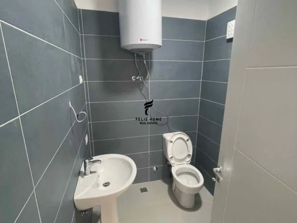 Tirane, jepet me qera zyre Kati 5, 108 m² 400 € (RRUGA E DIBRES)
