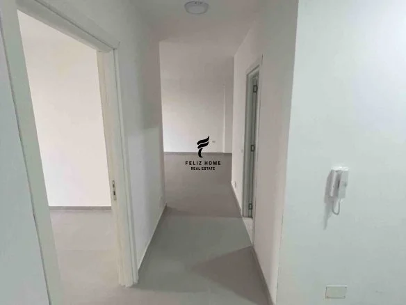 Tirane, jepet me qera zyre Kati 5, 108 m² 400 € (RRUGA E DIBRES)