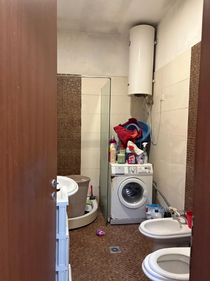 Tirane, shitet apartament 3+1+Aneks+Ballkon Kati 2, 149 m² 175.000 € 