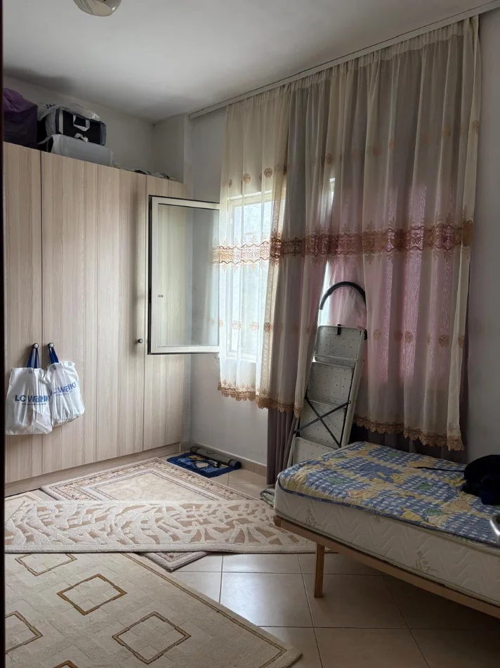Tirane, shitet apartament 3+1+Aneks+Ballkon Kati 2, 149 m² 175.000 € 