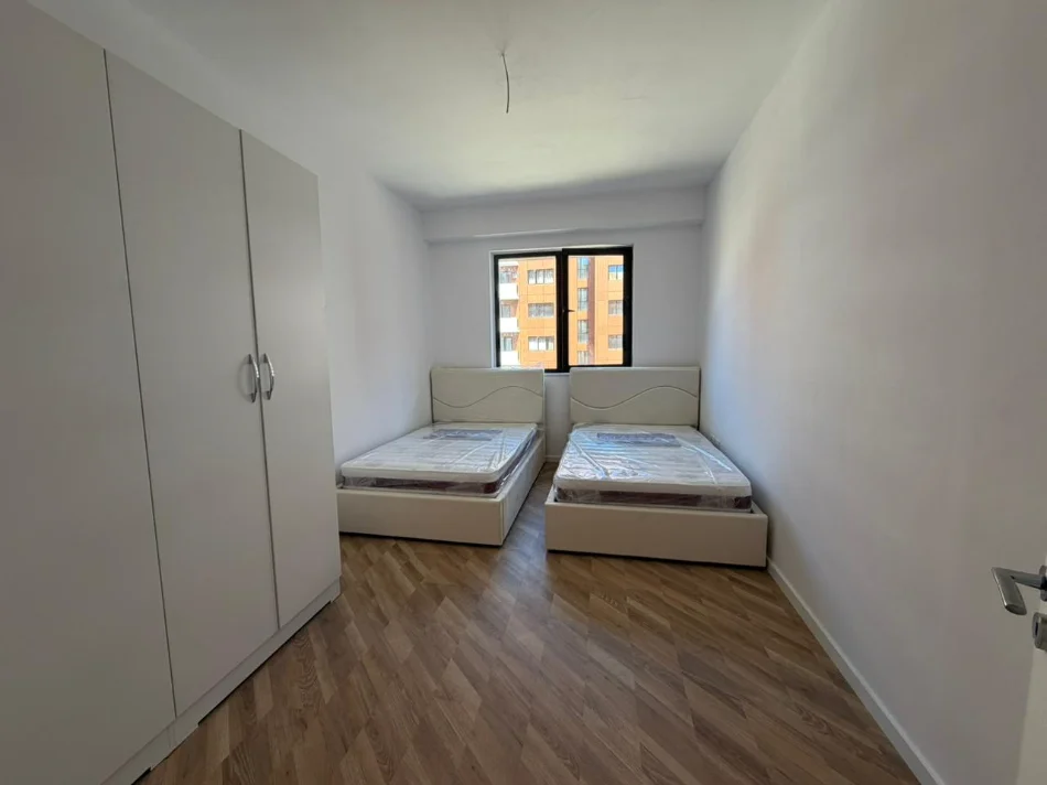 Tirane, jepet me qera apartament 2+1 Kati 5, 600 € (urban gate)