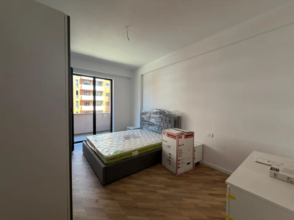 Tirane, jepet me qera apartament 2+1 Kati 5, 600 € (urban gate)