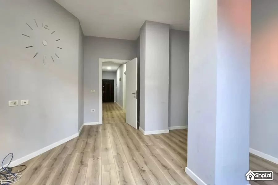 🤩Shitet: 2+1+2🚾 & Ballkon Gjigand 📍( M. Shyri - Mulliri Vjetër/Rr. Islam Alla) 400m nga Sheshi Skëndërbe 122m² Çmimi 297.000€ ✨