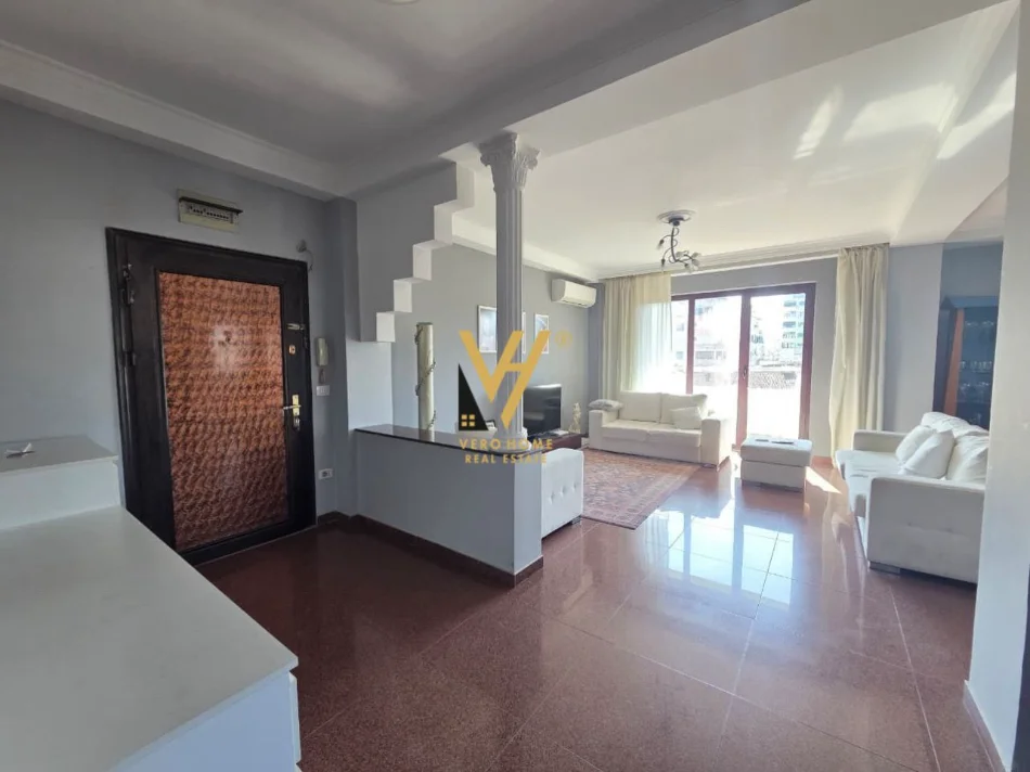 Tirane, shitet apartament 3+1+Ballkon Kati 8, 155 m² 65.000 € (BLLOK)