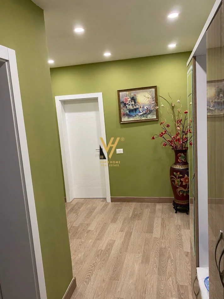 Tirane, shitet apartament 2+1+Ballkon Kati 3, 109 m² 225.000 € (ISH AMBASADA JUGOSLLAVE)