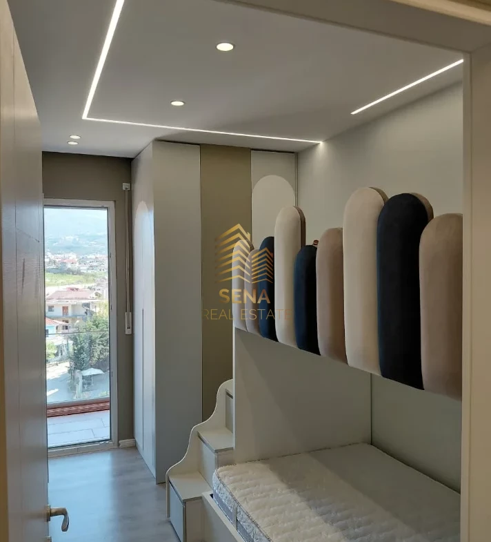 Tirane, shitet apartament 2+1+Ballkon Kati 7, 75 m² (Ali Demi)