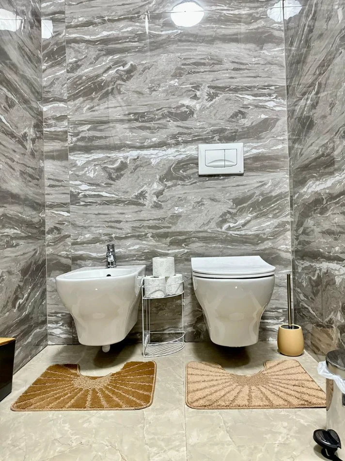 Tirane, jepet me qera apartament 1+1 Kati 3, 75.000 LEKE (TREGU CAM)