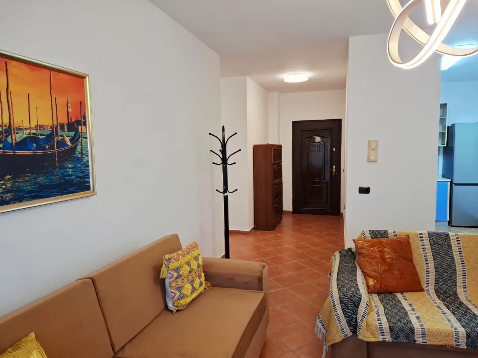 Tirane, jepet me qera apartament 2+1+Ballkon Kati 3, 115 m² 600 € 