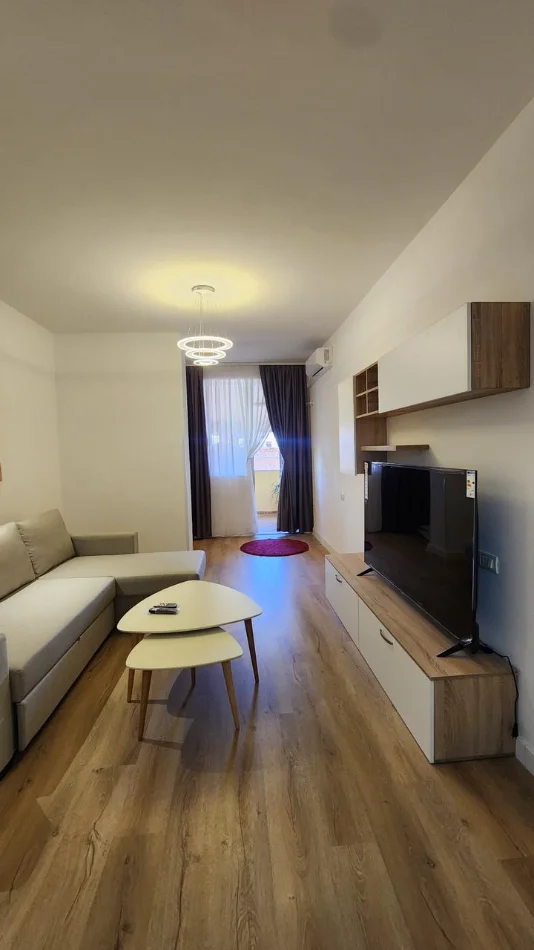 Tirane, jepet me qera apartament 1+1 Kati 6, 85 m² 700 € (MYSLYM SHYRI)