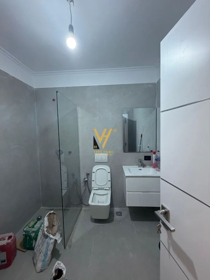 Tirane, jepet me qera apartament 2+1+Ballkon Kati 11, 100 m² 820 € (DELIJORGJI)