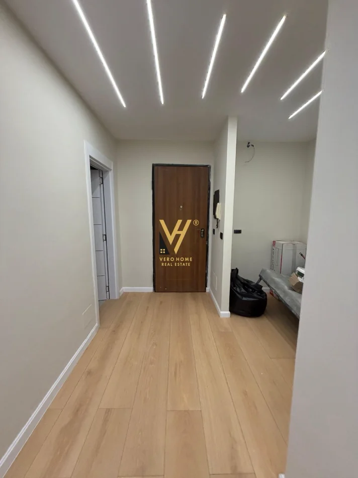 Tirane, jepet me qera apartament 2+1+Ballkon Kati 11, 100 m² 820 € (DELIJORGJI)