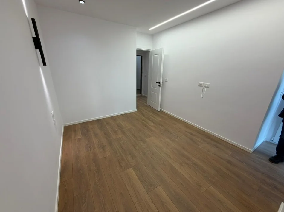 Tirane, shitet apartament 1+1 , 54 m² 155.000 € 