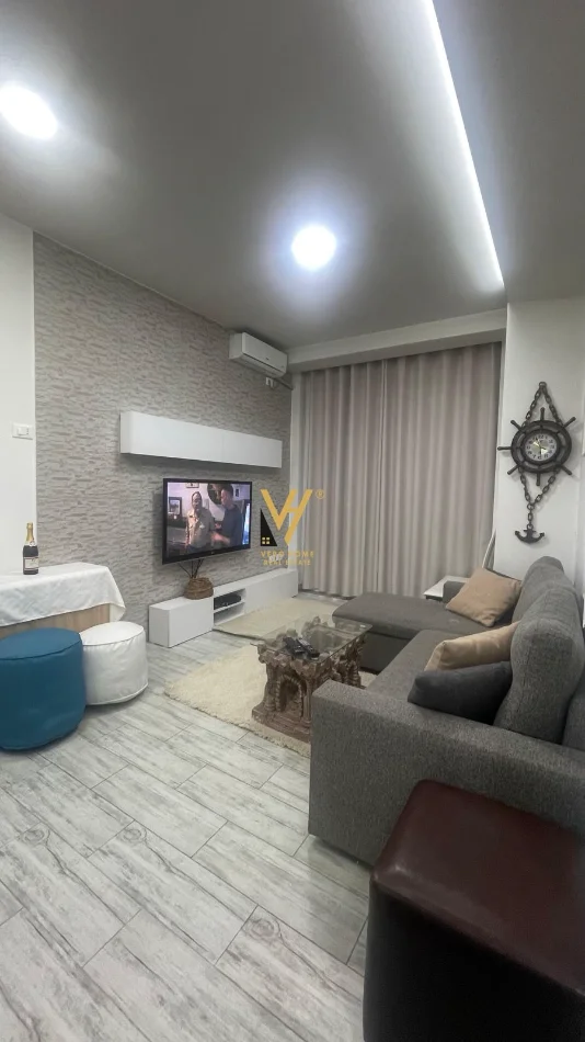 Tirane, jepet me qera apartament 1+1+Ballkon Kati 3, 65 m² 670 € (KOMUNA E PARISIT)