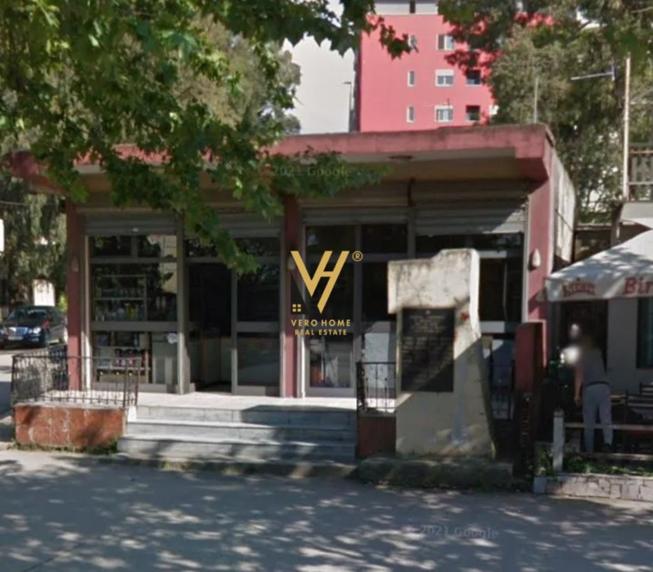 Tirane, jepet me qera dyqan Kati 0, 65 m² 1.800 € (YZBERISHT)