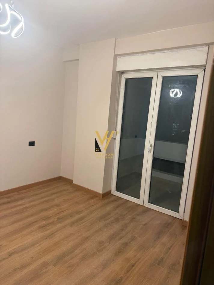 Tirane, jepet me qera zyre Kati 2, 60 m² 520 € (ALI DEM)