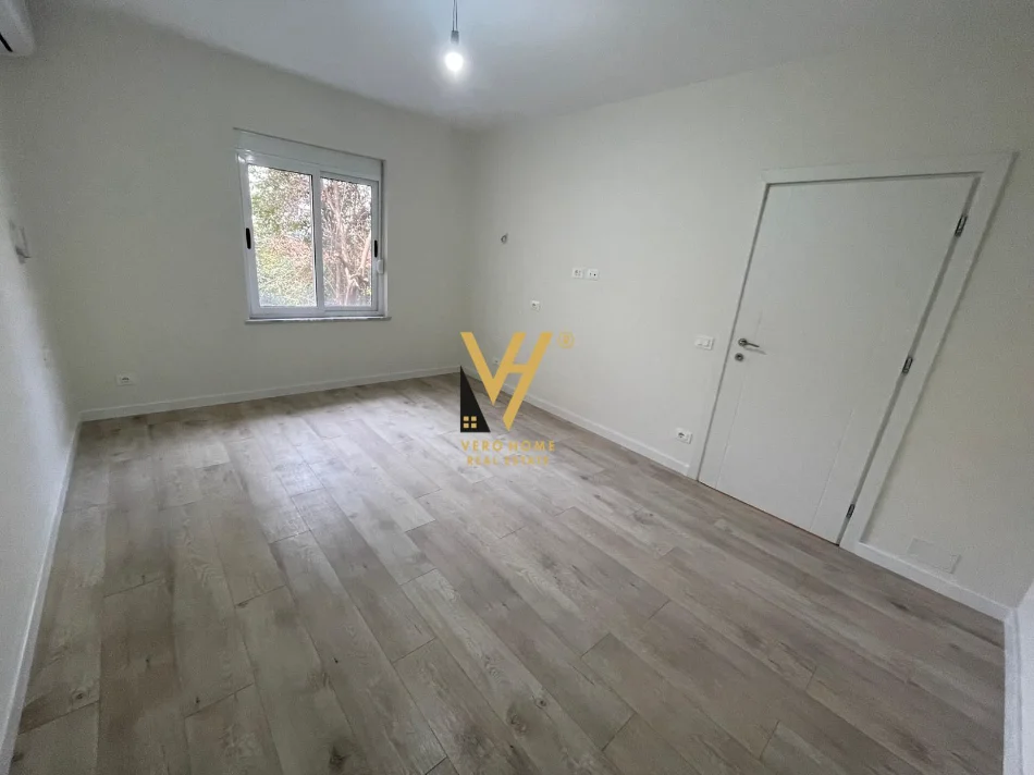 Tirane, jepet me qera zyre Kati 3, 110 m² 1.250 € (9 KATESHET)
