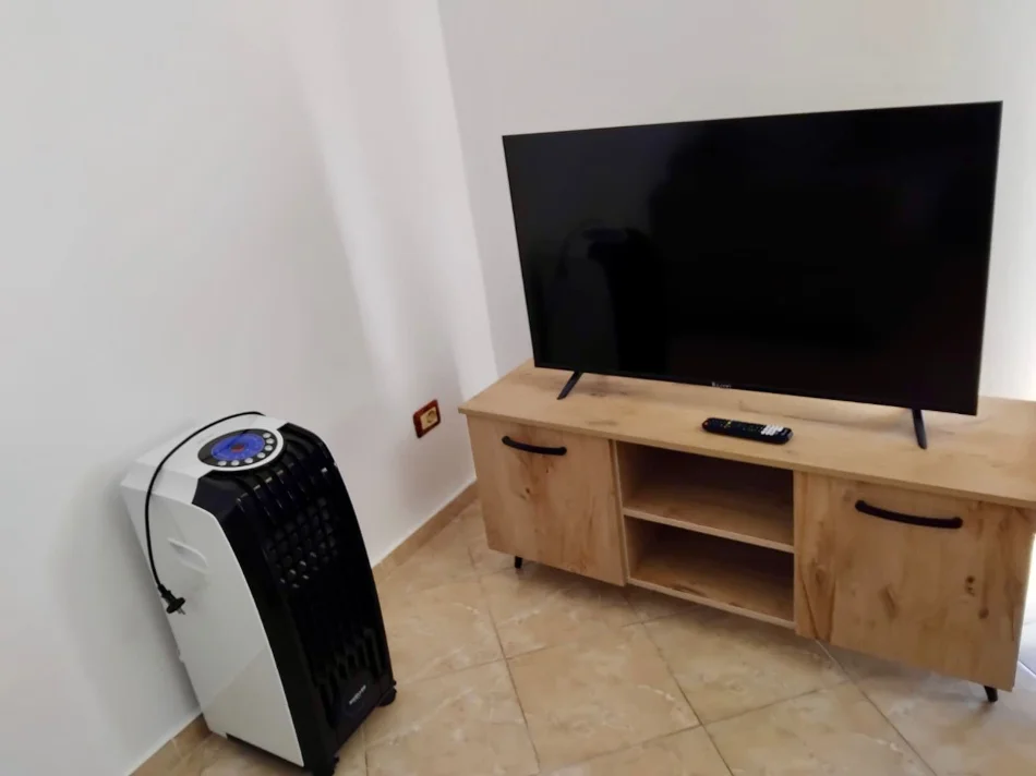 Tirane, jepet me qera 1+1 Kati 1, 