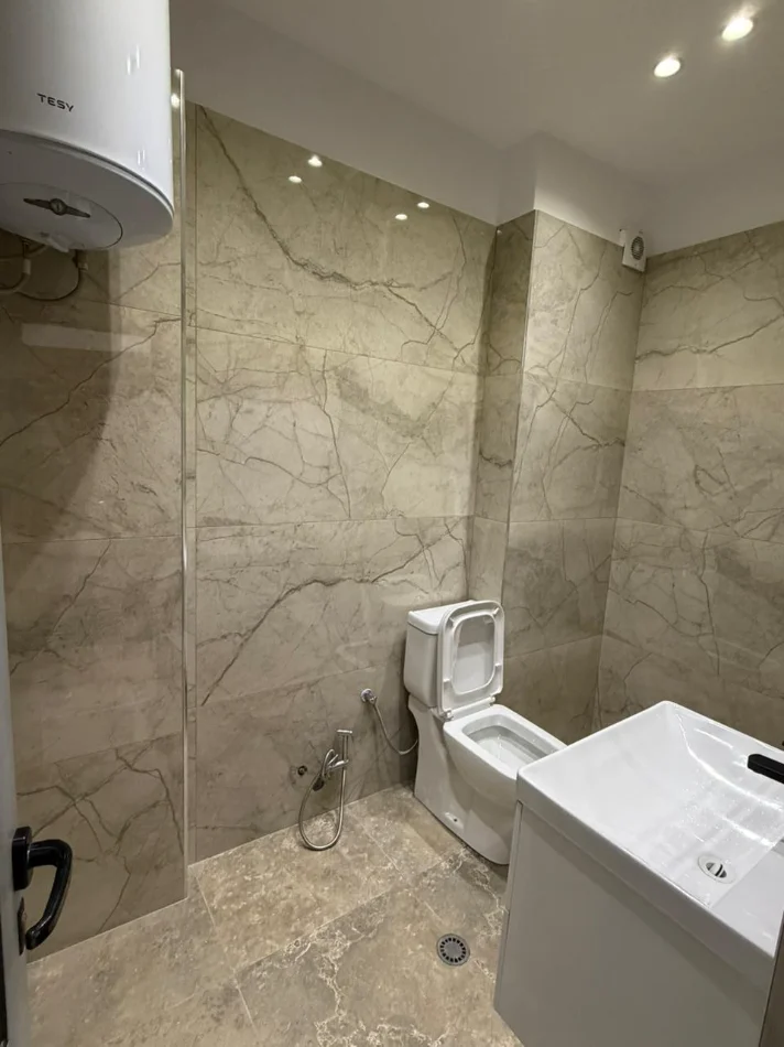 Tirane, shitet apartament 1+1 Kati 5, 50 m² 111.000 € (Rruga Tom Plezha)