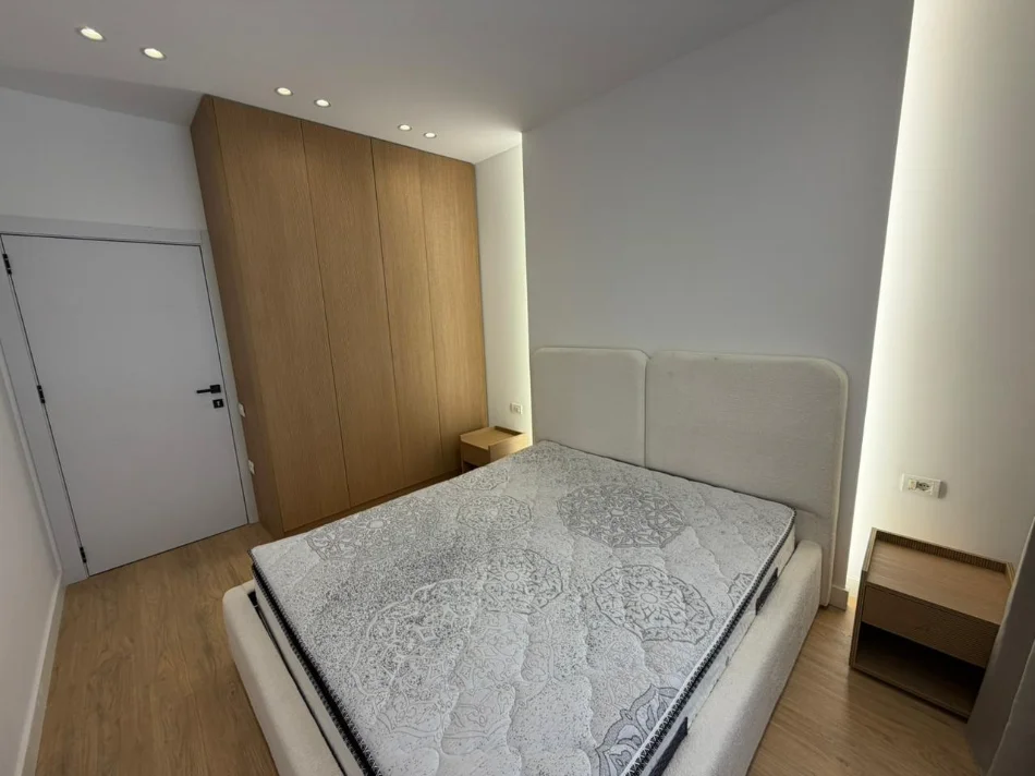 Tirane, shitet apartament 1+1 Kati 5, 50 m² 111.000 € (Rruga Tom Plezha)