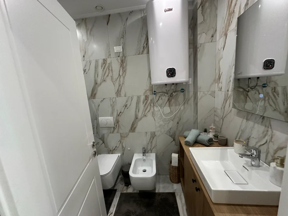 Tirane, shitet apartament 2+1 Kati 4, 119 m² 443.000 €