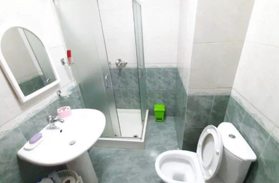 Tirane, jepet me qera apartament 2+1 Kati 3, 120 m² (Zogu i Zi)