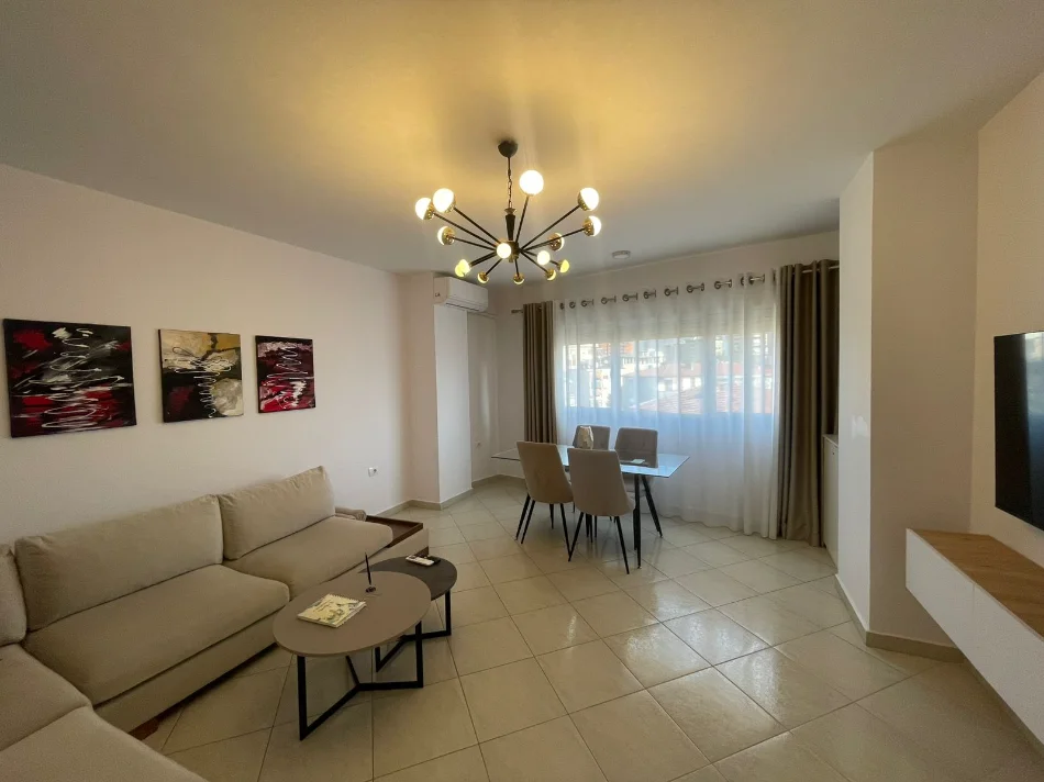 Tirane, jepet me qera apartament 2+1 , 800 € (Vasil Shanto)