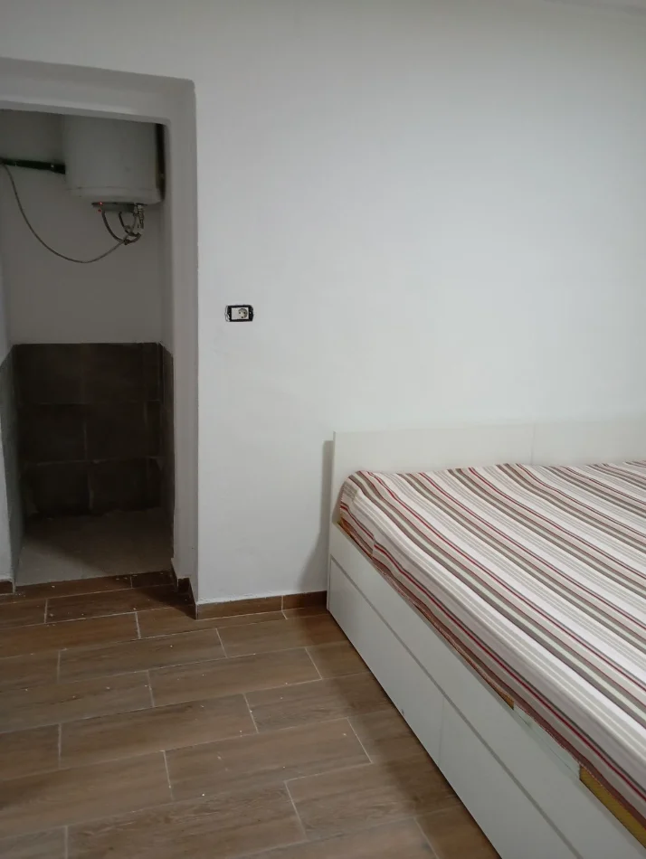 Shqiperi, jepet me qera apartament 1+1 Kati 0, 50 m² 350 € (BRRYLI)