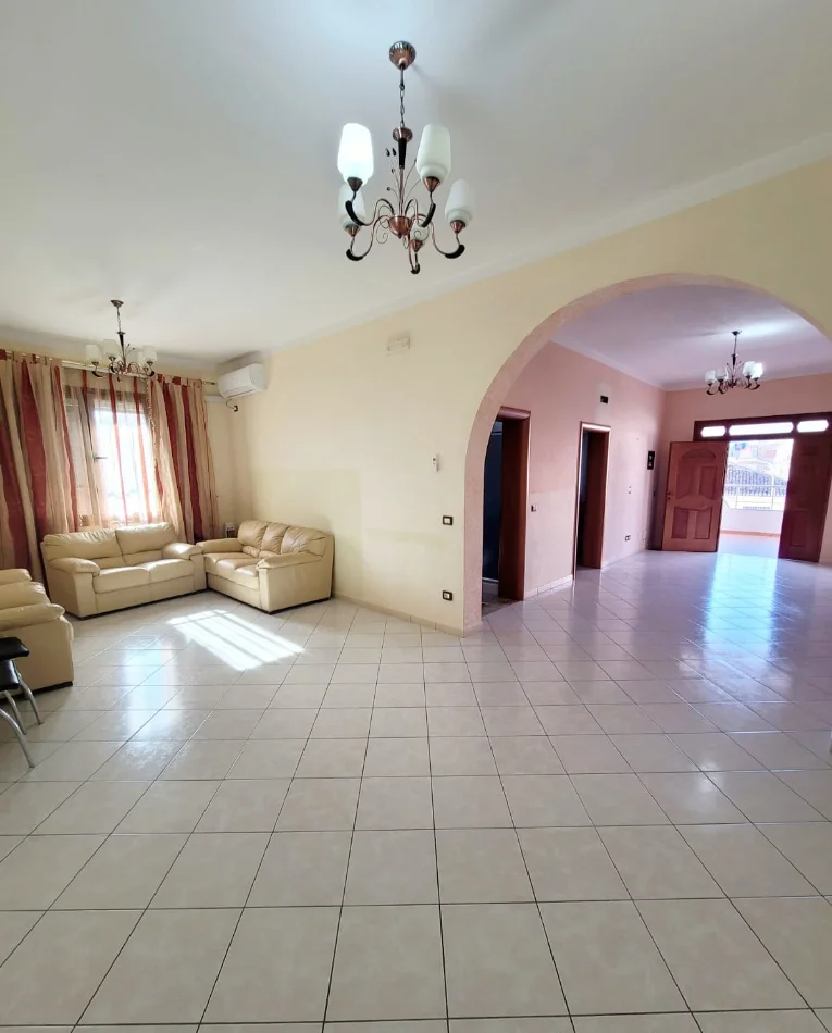 Kavaje, jepet me qera shtepi 2+1+Aneks+Ballkon Kati 2, 150 m² 312 € (Kavaje)