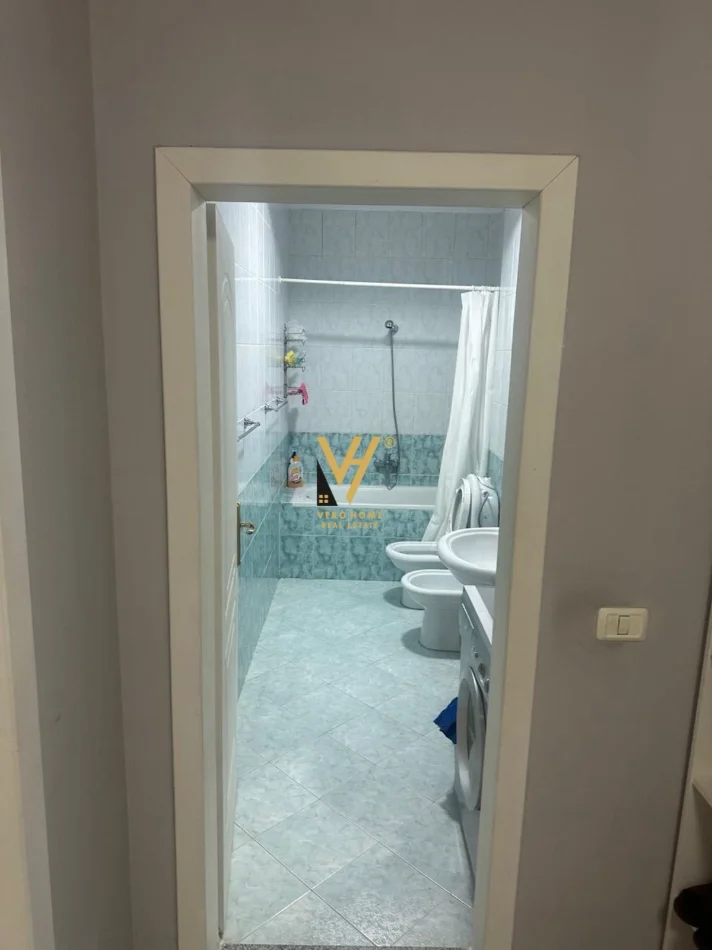 Tirane, jepet me qera apartament 2+1+Ballkon Kati 4, 92 m² 700 € (RRUGA E ELBASANIT)