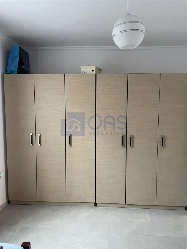 Tirane, jepet me qera apartament 1+1+Aneks+Ballkon Kati 1, 55 m² 350 € (Institut, Pran Universitetit)