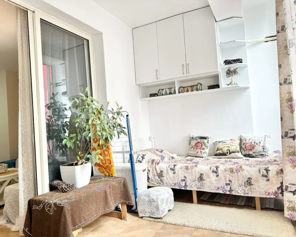 Tirane, jepet me qera apartament 2+1+Ballkon Kati 3, 85 m² 450 €