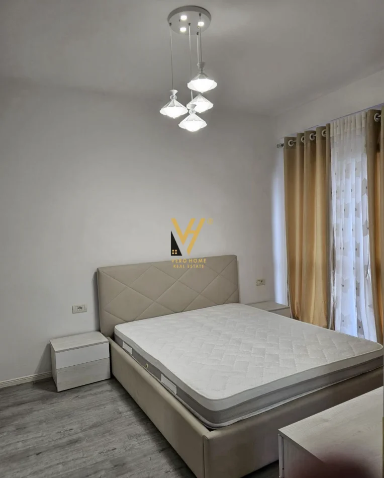 Tirane, jepet me qera apartament 2+1+Ballkon Kati 3, 78 m² 700 € (RRUGA E DIBRES)