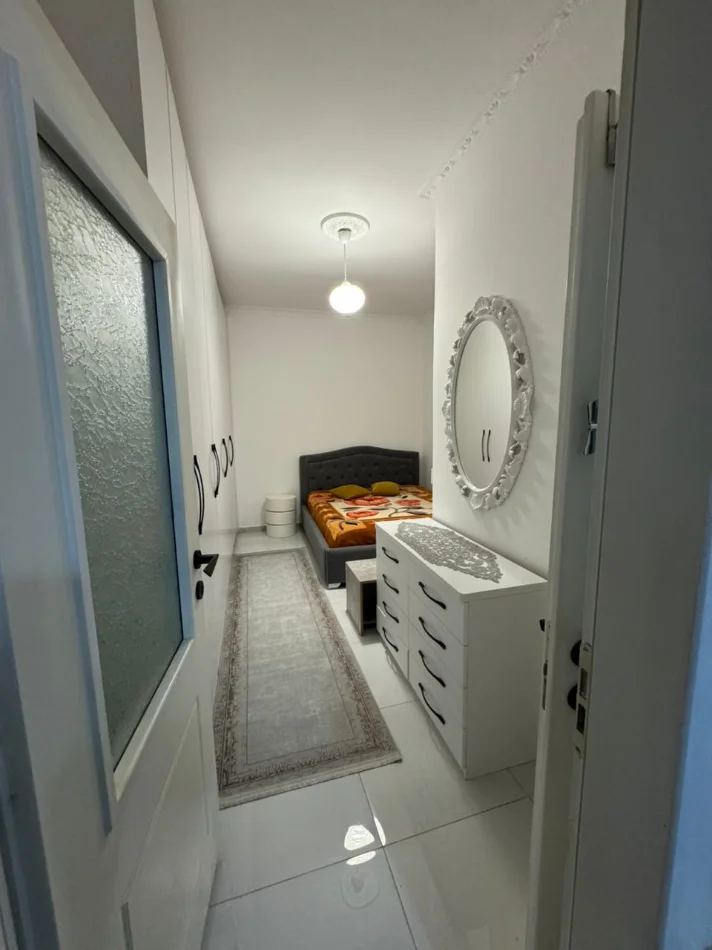 Me Qera : 1+1📍Shkolla e Bashkuar (Rruga e Dibres) - 43,000 Leke/muaj - S.50m² - Kt.0 || Buze Rruge -  Akses i Shpejte🏃🏻‍♂️