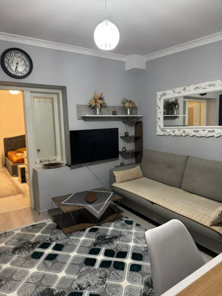 Me Qera : 1+1📍Shkolla e Bashkuar (Rruga e Dibres) - 43,000 Leke/muaj - S.50m² - Kt.0 || Buze Rruge -  Akses i Shpejte🏃🏻‍♂️