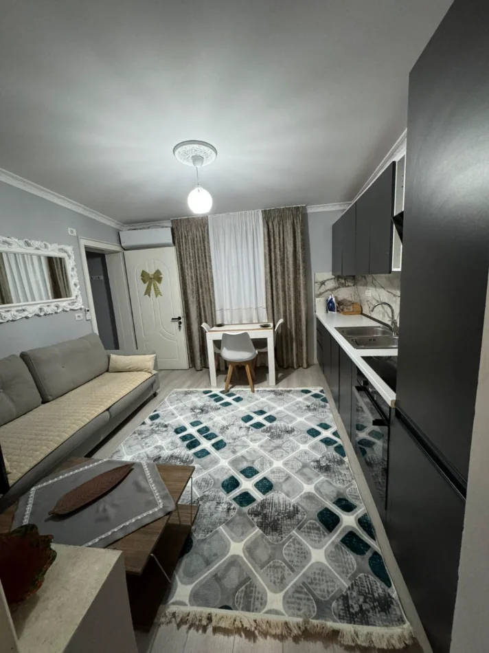 Me Qera : 1+1📍Shkolla e Bashkuar (Rruga e Dibres) - 43,000 Leke/muaj - S.50m² - Kt.0 || Buze Rruge -  Akses i Shpejte🏃🏻‍♂️