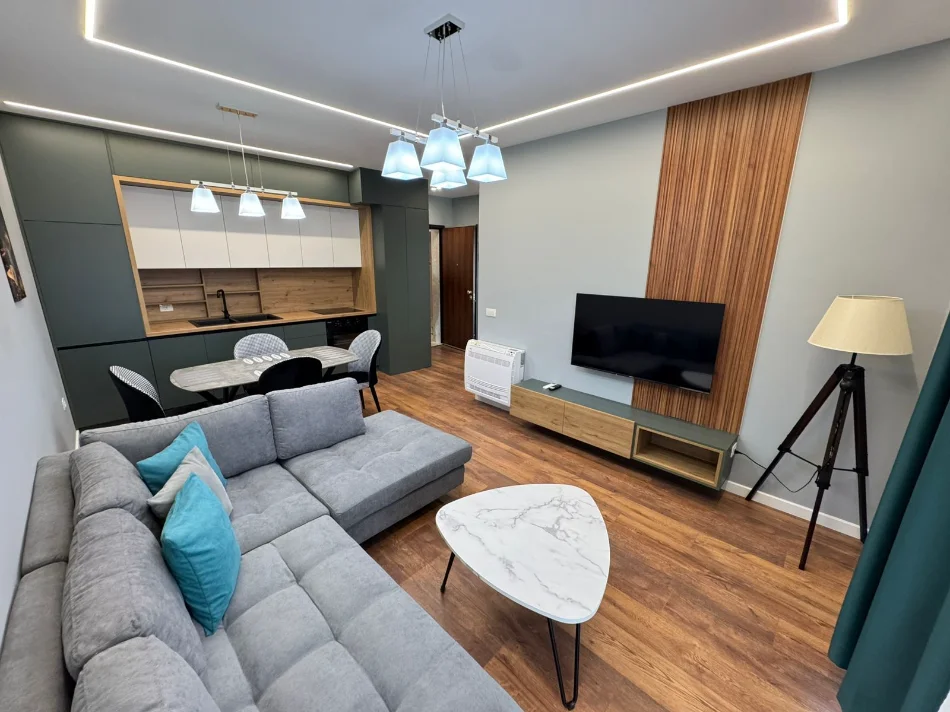Tirane, jepet me qera apartament 1+1 Kati 5, 700 € 