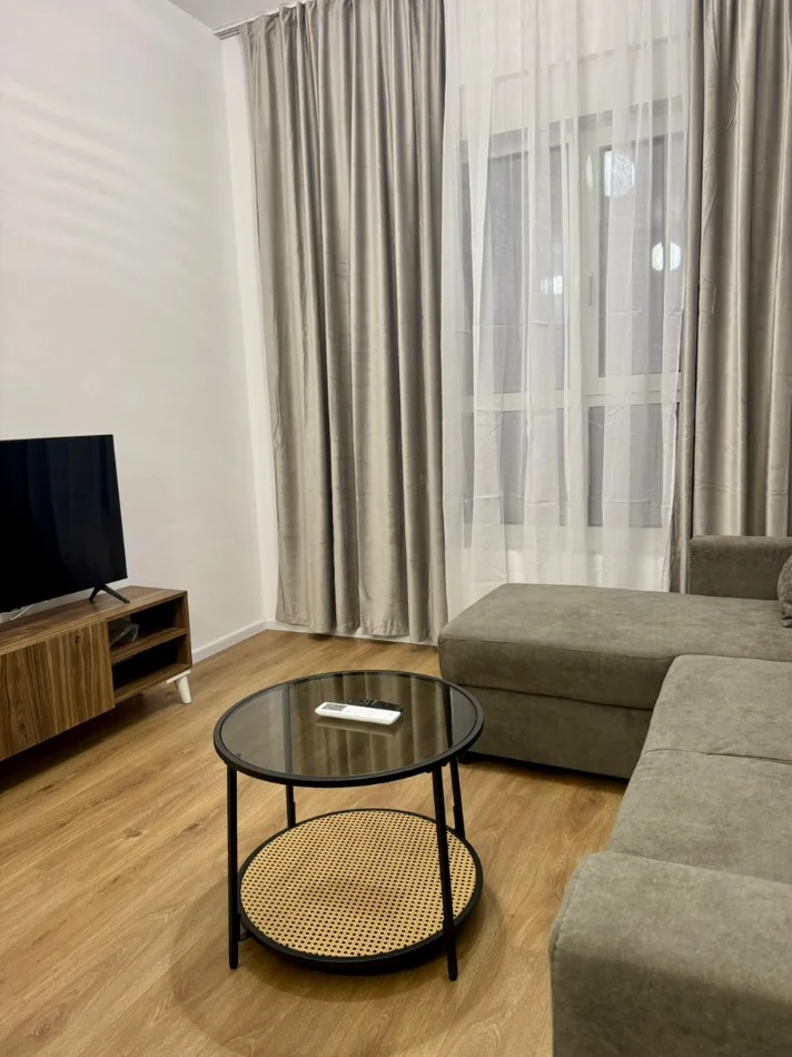 Me Qera: 1+1 (60m²)📍Ali Dem - Res. Kadiu, Mangalem 21 ||  40,000 Lek/Muaj - Kt.6 || E Pabanuar me Pare✨️