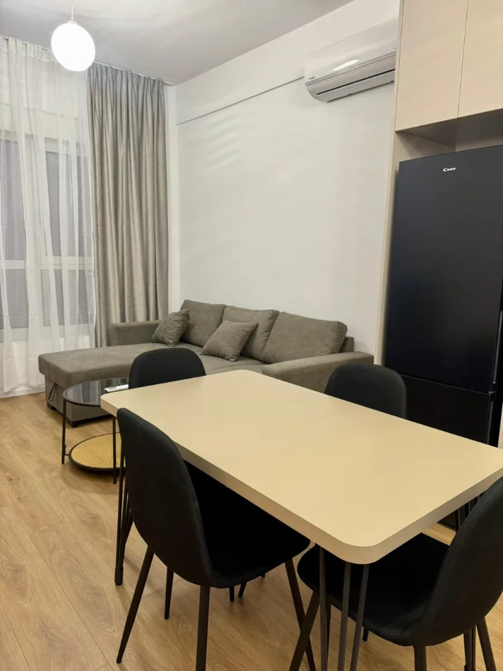 Me Qera: 1+1 (60m²)📍Ali Dem - Res. Kadiu, Mangalem 21 ||  40,000 Lek/Muaj - Kt.6 || E Pabanuar me Pare✨️
