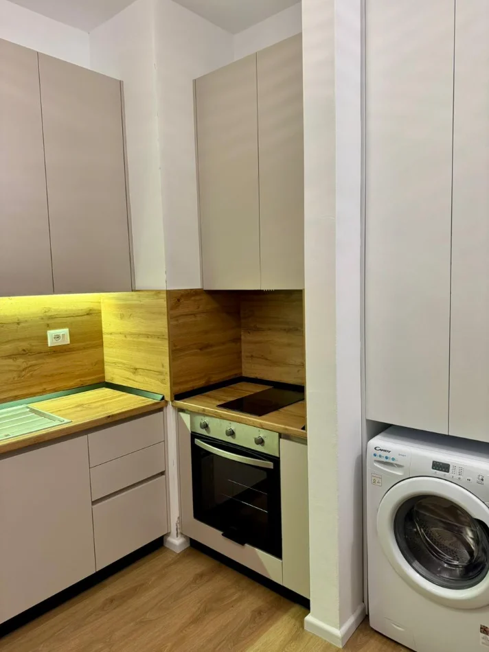 Me Qera: 1+1 (60m²)📍Ali Dem - Res. Kadiu, Mangalem 21 ||  40,000 Lek/Muaj - Kt.6 || E Pabanuar me Pare✨️