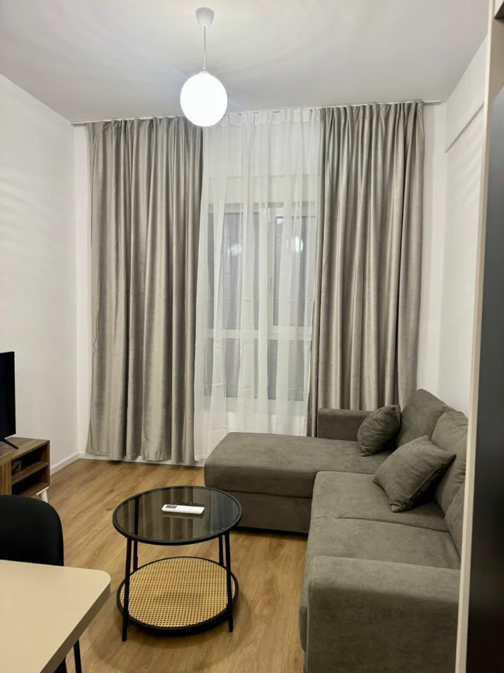 Me Qera: 1+1 (60m²)📍Ali Dem - Res. Kadiu, Mangalem 21 ||  40,000 Lek/Muaj - Kt.6 || E Pabanuar me Pare✨️