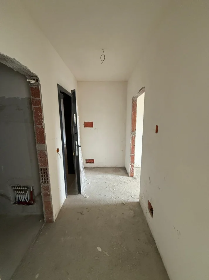 Tirane, shitet apartament 1+1 Kati 1, 70 m² 73.000 € (Rruga Azem Galica)