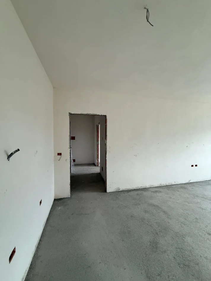 Tirane, shitet apartament 1+1 Kati 1, 70 m² 73.000 € (Rruga Azem Galica)
