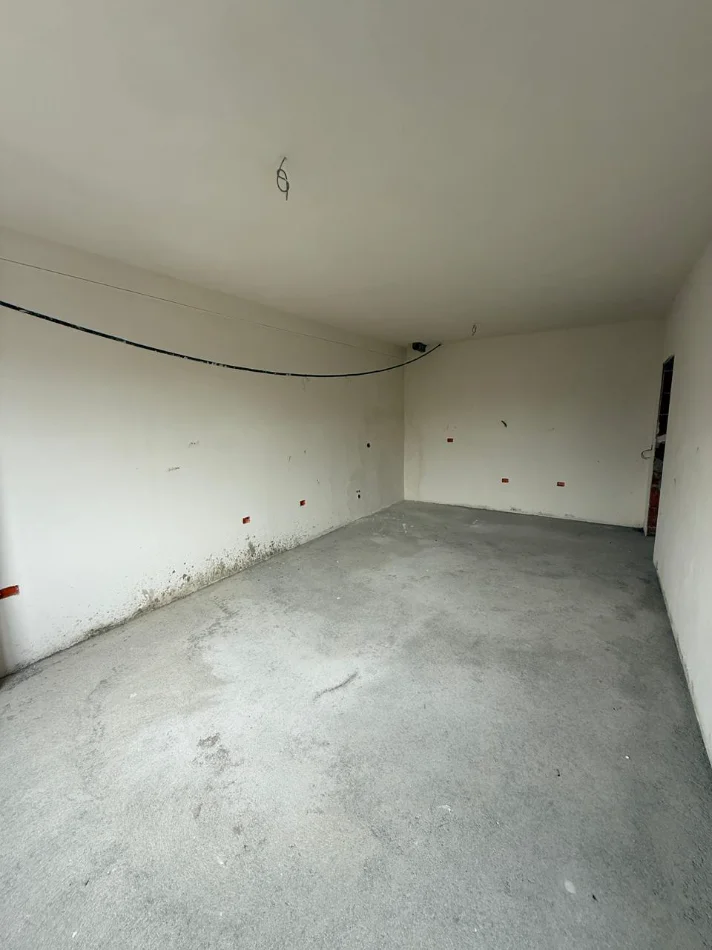 Tirane, shitet apartament 1+1 Kati 1, 70 m² 73.000 € (Rruga Azem Galica)