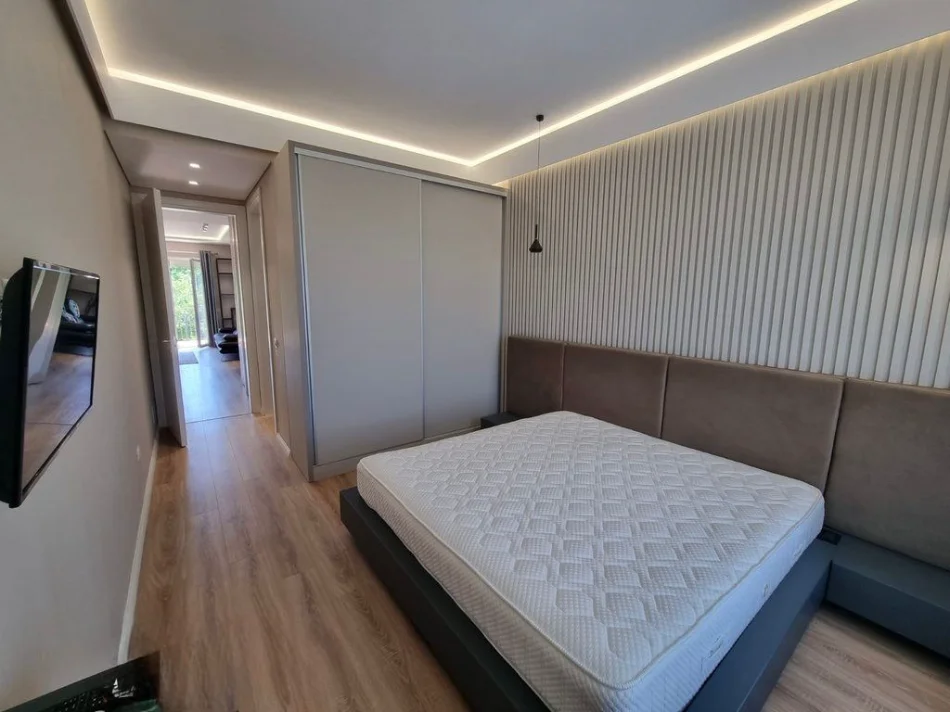 Tirane, jepet me qera apartament 2+1 , 116 m² 1.200 € (SECRET GARDEN RESIDENCE)