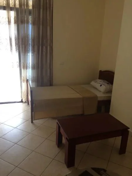 Tirane, jepet me qera apartament 3+1+2 Kati 3, 120 m² 650 € (RRUGA PANORAMA)