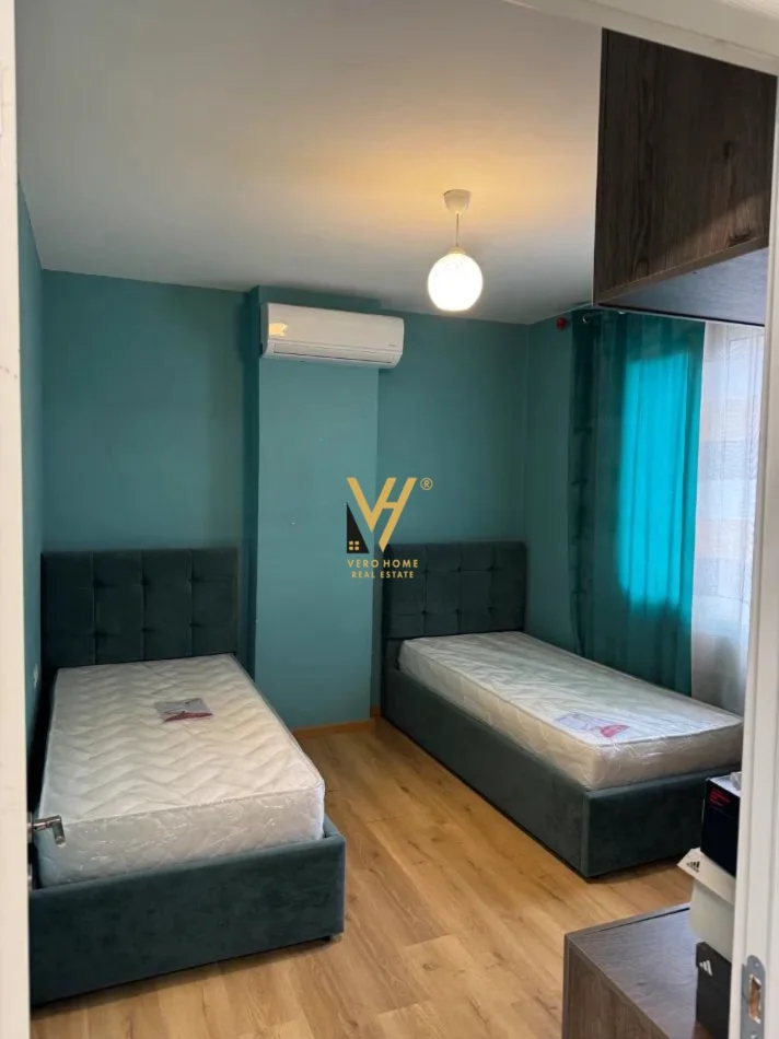 Tirane, jepet me qera apartament 3+1+Ballkon Kati 3, 90 m² 570 € (KOPSHTI BOTANIK)