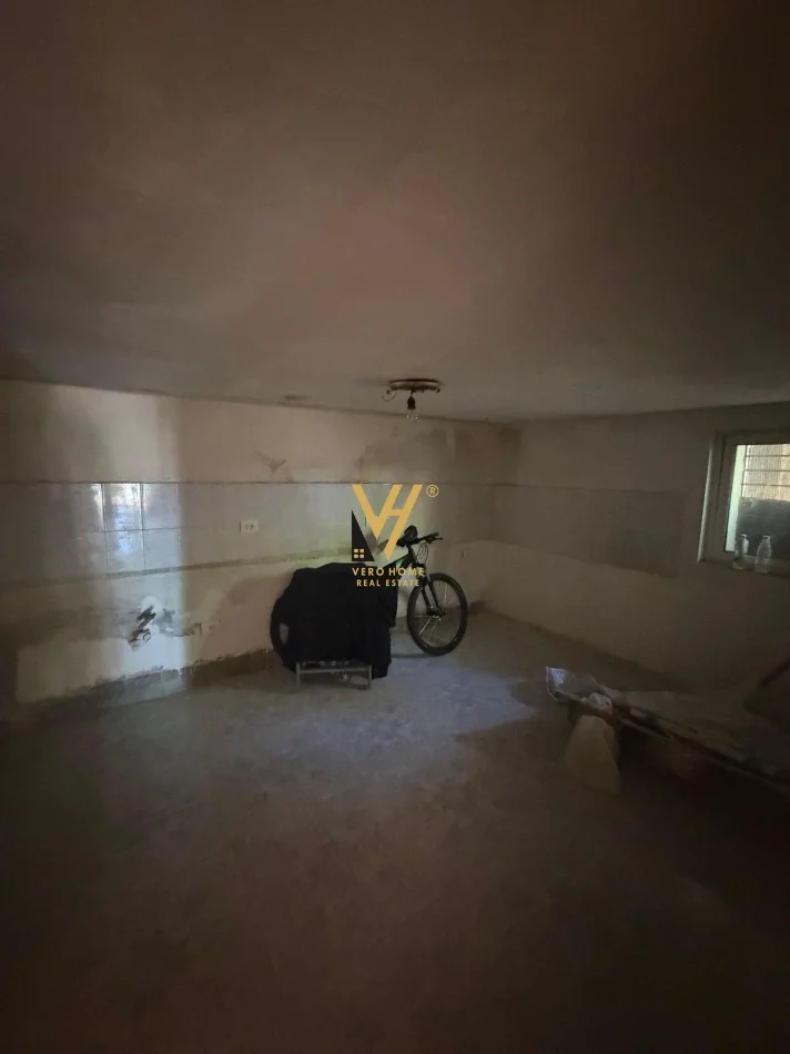 Tirane, jepet me qera dyqan Kati 0, 65 m² 670 € (ISH RESTORANT DURRESI)