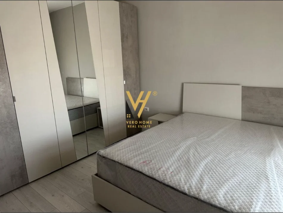 Tirane, jepet me qera apartament 2+1+Ballkon Kati 7, 80 m² 670 € (BULEVARDI ZHAN D'ARK)