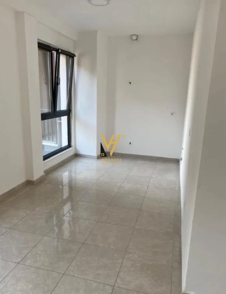 Tirane, jepet me qera apartament 1+1+Ballkon Kati 3, 89 m² 800 € (PAZARI I RI)