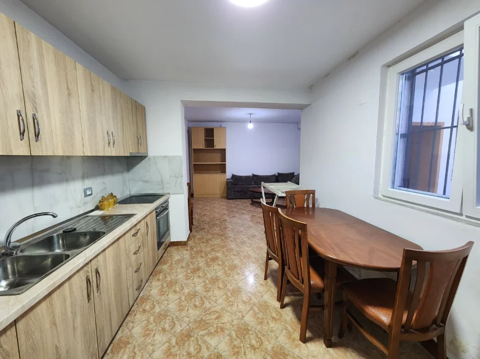 🏠 Jepet me Qera Kt.1 i një Vile : 1+1  (📍Rr.Bardhyl - Oslo )🔥Privatësi & Qetësi ✨️ 40,000 Lekë / Muaj